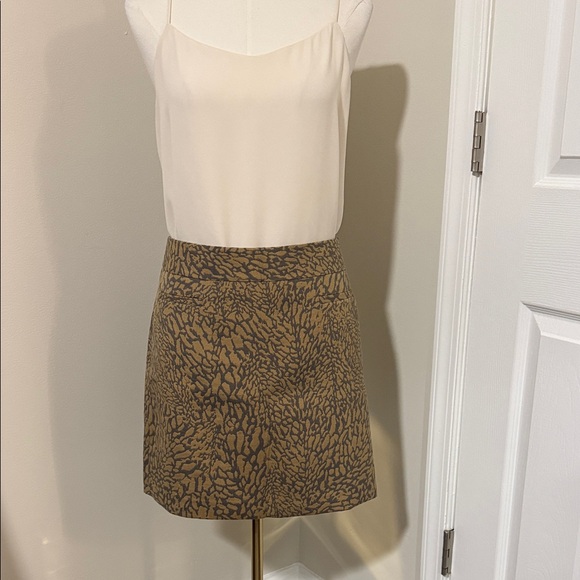 NWT - Ann Taylor LOFT Animal Print Jacquard Shift Skirt Size 12 (skirt only) - Picture 1 of 9